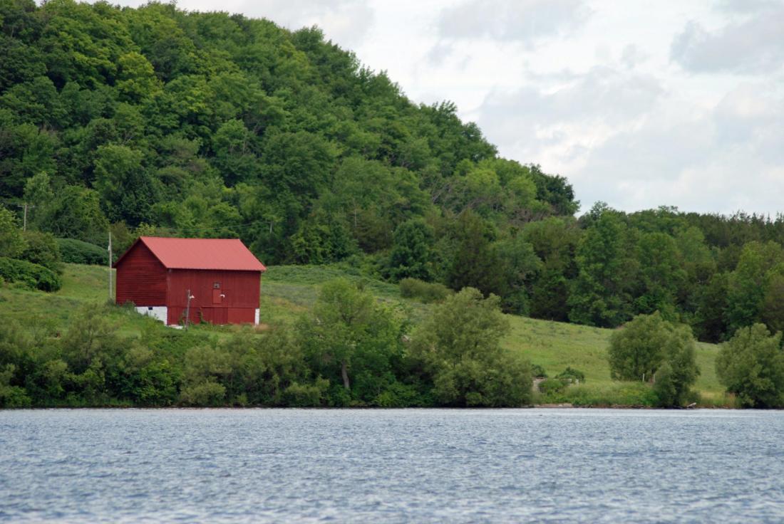 Red barn on Severn